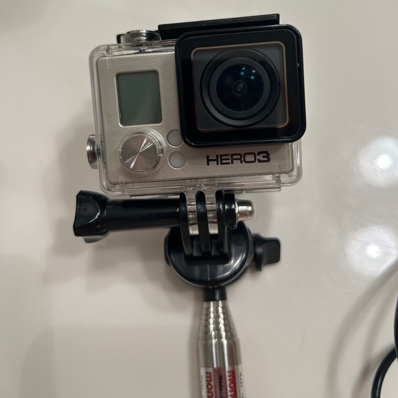 GoPro and mint condition - Picture 2 of 4